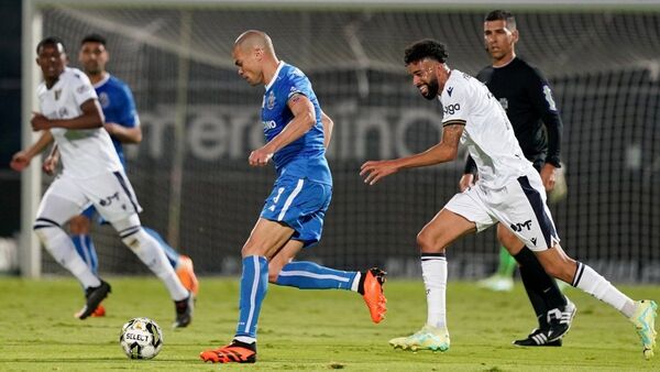 Porto vence y frena los festejos del Benfica
