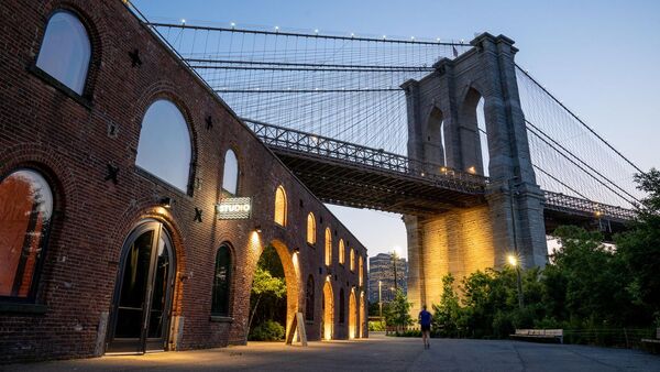 El Puente de Brooklyn cumple 140 años, y todo comenzó con unos elefantes