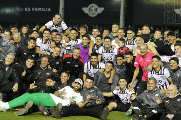 [VIDEO] ¡Libertad campeón! Tumbó a Olimpia con 10 y "General" le dio una mano