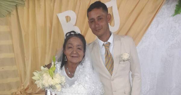 La Nación / Terminó el furor: poca gente en boda religiosa de ña Rufina y Juan Ramón