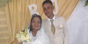 Terminó el furor: poca gente en boda religiosa de ña Rufina y Juan Ramón