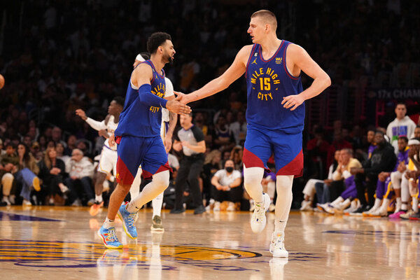 Versus / Los Nuggets se escapan en la serie y dejan a Lakers al borde de la eliminación