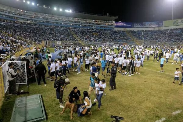 El Salvador: Doce personas mueren en estampida en estadio - ADN Digital
