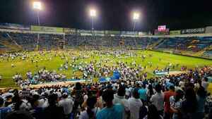 Al menos 12 muertos tras una estampida durante un partido de fútbol en El Salvador - Megacadena — Últimas Noticias de Paraguay