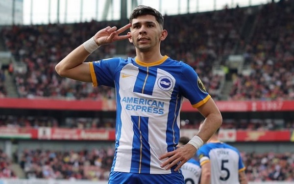 Brighton hace historia con Enciso en cancha