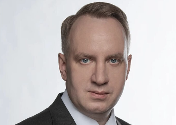Muere viceministro ruso tras enfermarse en vuelo