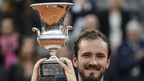Daniil Medvedev se doctora en Roma