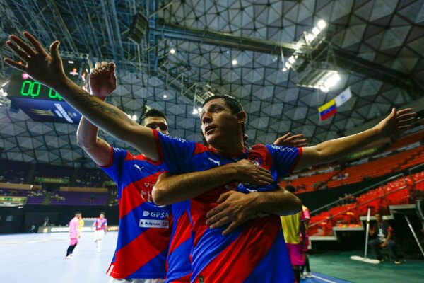 Versus / Cerro Porteño inicia con victoria la búsqueda de su segunda Libertadores de Futsal FIFA
