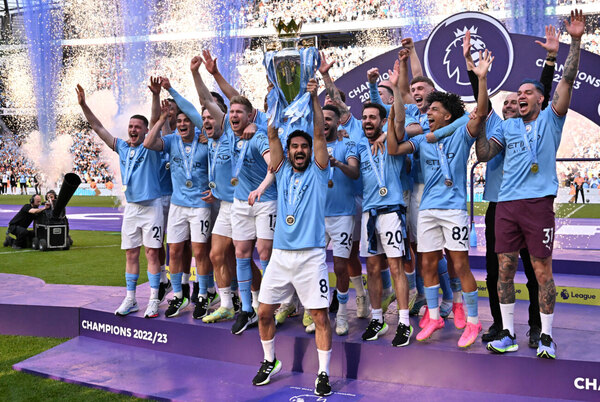 Versus / Manchester City celebra el título de la Premier con un triunfo ante el alicaído Chelsea