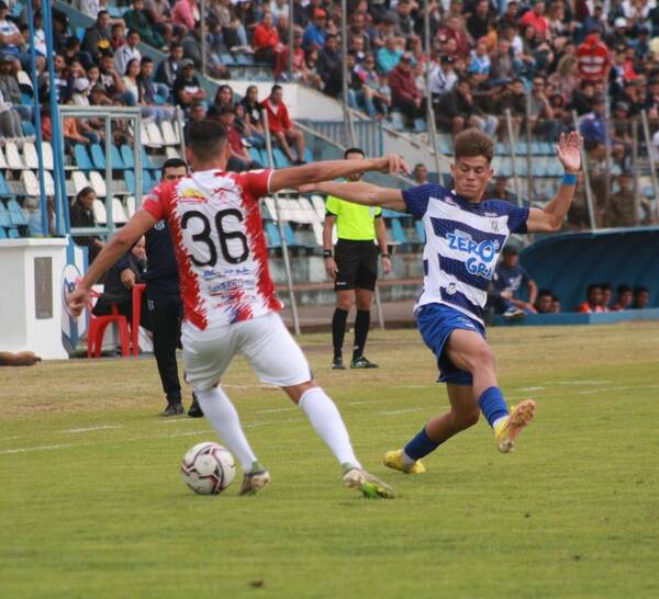 El “Gallo” ganó y sigue mandado en el torneo de la Intermedia