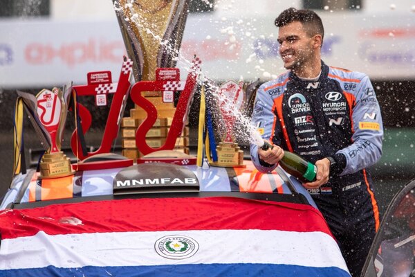 Versus / Erechim tiene nuevo monarca: El "Invencible" Fau Zaldívar