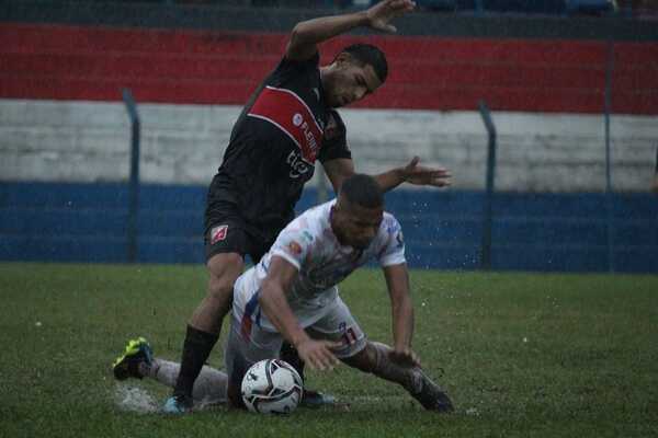 Diario HOY | Victorias, empate y postergaciones