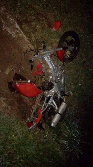 Adolescente muere en choque entre motocicleta y minibús cuyo conductor dio positivo a alcotest - ABC en el Este - ABC Color
