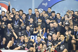 Garnero, a la par de Cubilla y González