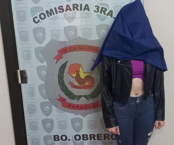 Detienen a mujer que ingresó a hurtar en depósito de la Fiscalía