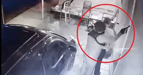 Abogado se salvó de milagro de sicariato en su propia casa - Noticiero Paraguay