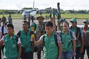 Los indígenas buscan que la selva “libere” a los cuatro niños desaparecidos en Colombia - Mundo - ABC Color