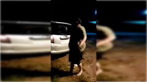 [VIDEO] Conductor de bolt fue asaltado y de yapa ¡fue apedreado por vecinos!