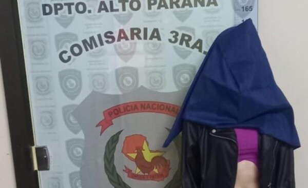 Mujeres detenidas por hurto de evidencias de la Fiscalía