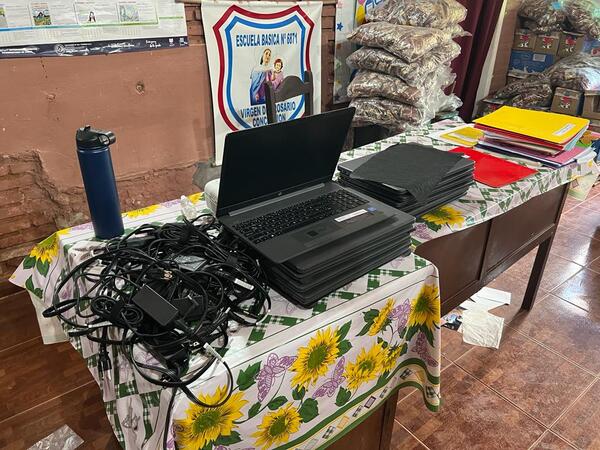 Roban tres notebooks y un televisor de una escuela