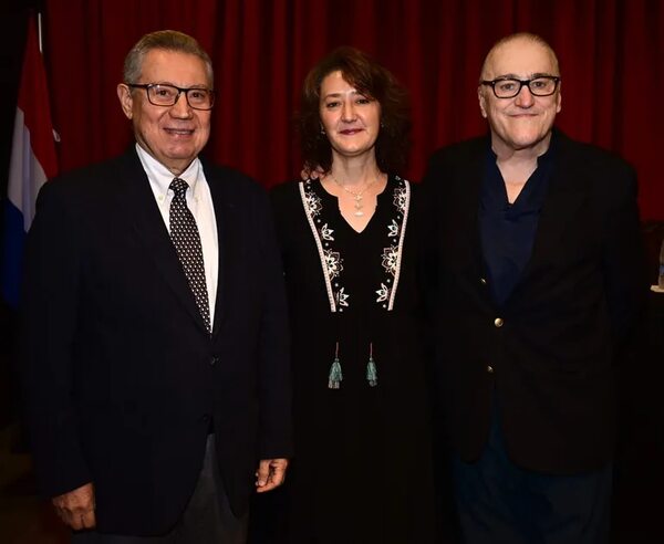 Presentaron el libro “La caja del tiempo”, en el Museo de Arte Sacro - Sociales - ABC Color