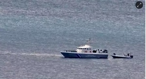 UE pide a Grecia una investigación independiente por presunto abandono de migrantes en el mar - .::Agencia IP::.