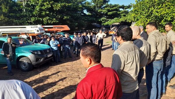 Inician megaoperativo de desconexión a usuarios morosos de la ANDE