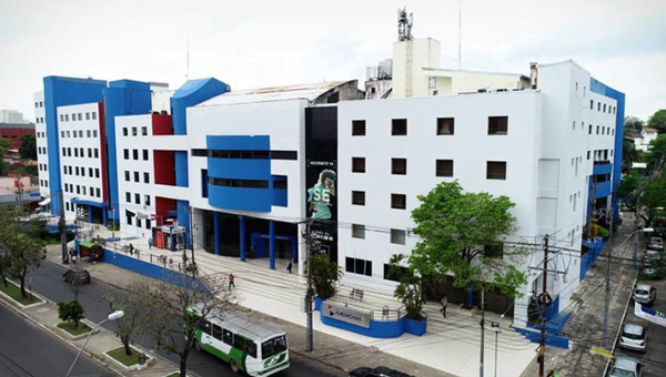 Ordenan detención del joven que amenazó con tiroteo en la Universidad Americana - Noticiero Paraguay