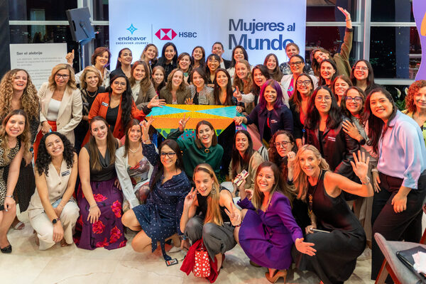 Solo el 1 % de mujeres en emprendimiento tecnológico lideran unicornios en Latinoamérica - MarketData