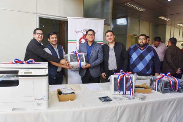 SALUD PÚBLICA REGIONAL RECIBE INSUMOS Y EQUIPAMIENTOS POR PARTE DEL GOBIERNO DEPARTAMENTAL