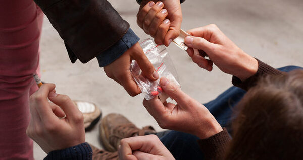 Instituciones coordinan acciones ante amenazas y consumo de drogas en escuelas