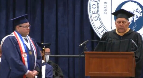 Paraguayo se gradúa con honores y premiado en The George Washington University - La Tribuna