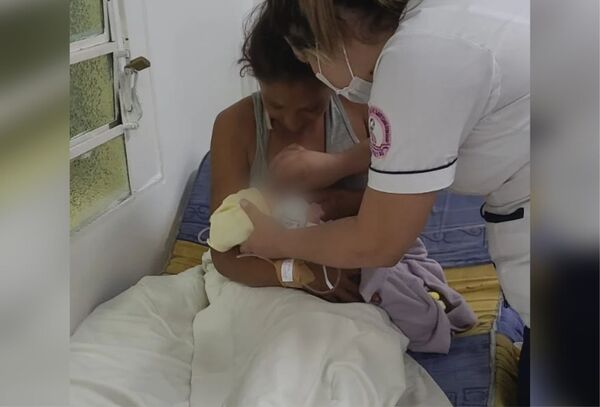 Una joven dio a luz en plena vía pública y fue auxiliada por un policía - Megacadena — Últimas Noticias de Paraguay