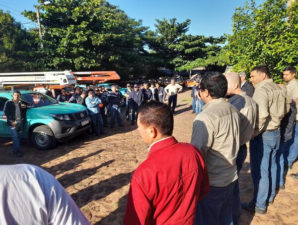 ANDE cumple con casi mil órdenes de corte de energía a usuarios morosos · Radio Monumental 1080 AM