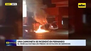 Video: Una camioneta se incendió en Fernando   - ABC Noticias - ABC Color