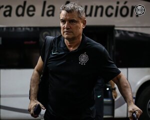 Versus / Diego Aguirre asegura que está "al máximo con Olimpia"