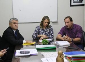 Comisión de Asuntos Constitucionales dictamina por el desafuero de Erico Galeano · Radio Monumental 1080 AM