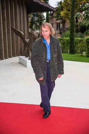 Houellebecq publica un relato para responder a la polémica sobre el islam y su film porno - Mundo - ABC Color