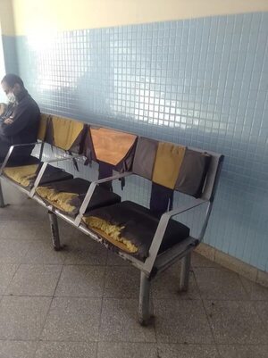 IPS: sillas rotas en sala de espera y falta de agua en lavatorios del Hospital Central - Nacionales - ABC Color