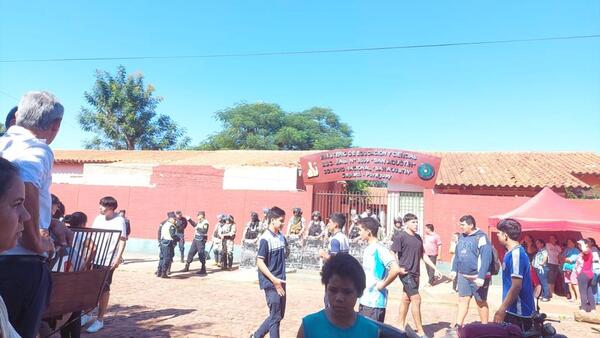 Comunidad educativa en "pie de guerra" - C9N