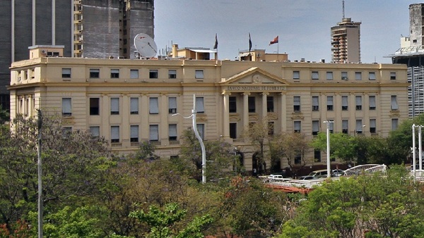 Comisión dictamina por aprobar con modificaciones proyecto que fusiona el Fondo Ganadero con el BNF