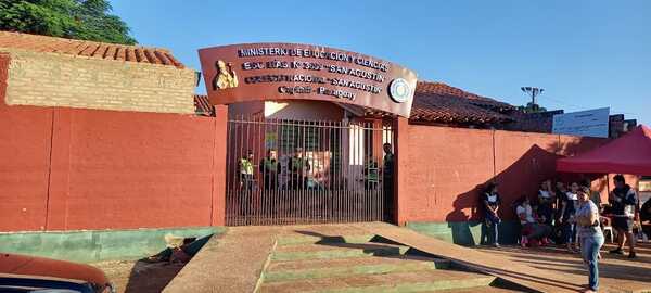 Diario HOY | Fiscalía interviene en toma de colegio y Policía detiene a 3 personas