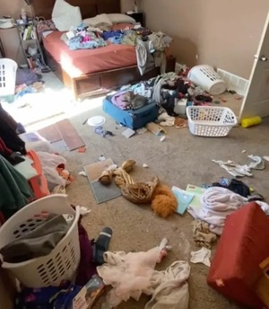 Una mujer decide divorciarse de su marido porque no limpiaba la casa