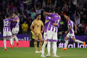 Versus / Barcelona cae en su visita a Valladolid, en una jornada marcada por el "Caso Vinicius"