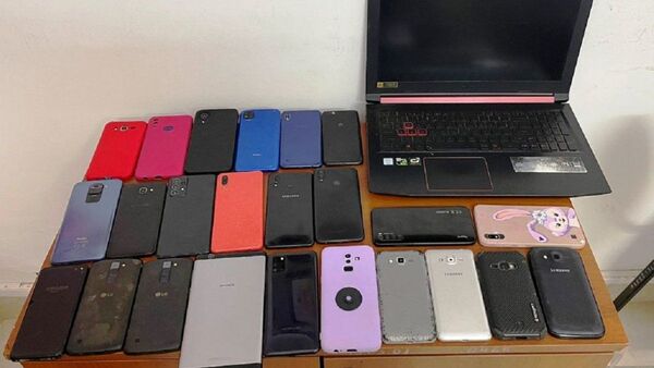 Fiscal busca a dueños de 25 celulares y computadora