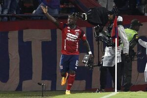 Quiñones completa la remontada que pone al Medellín líder provisional del Grupo B - Fútbol Internacional - ABC Color