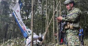 La Nación / Colombia: buscan a niños perdidos en la selva, entre satélites y rezos