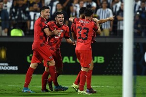 Libertad triunfa en Perú y revive en la Copa Libertadores