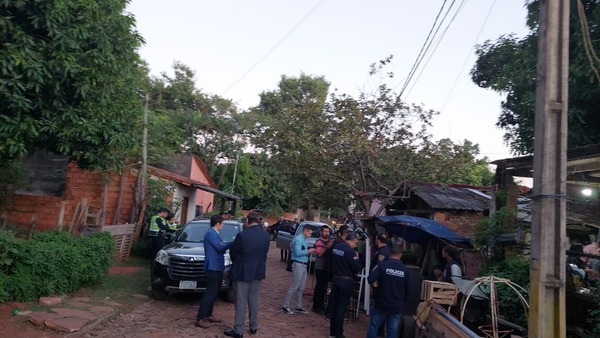 En operativo simultáneo detienen a dos miembros de una gavilla de asaltantes » San Lorenzo PY