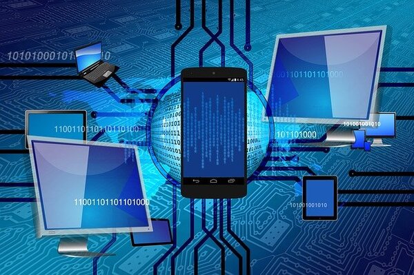 Diario HOY | Unión Europea multó US$ 1.300 millones a Facebook por transferir datos de usuarios